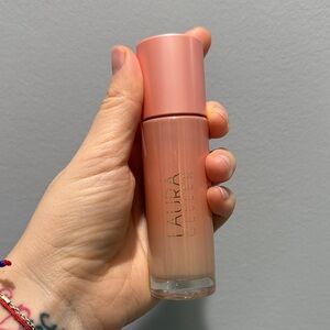Laura Geller Hydrating Liquid Foundation